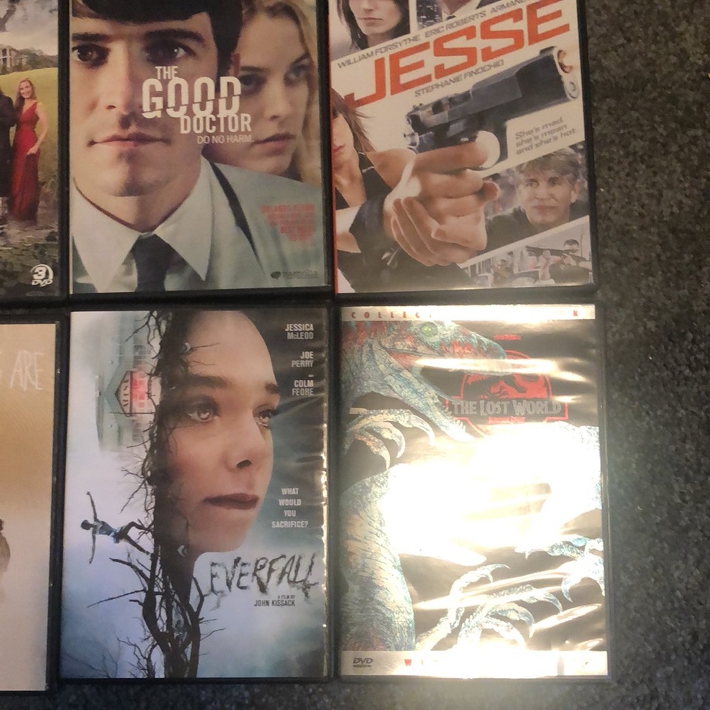 🩸DVD bundle🩸 3/$15 - Picture 3 of 4